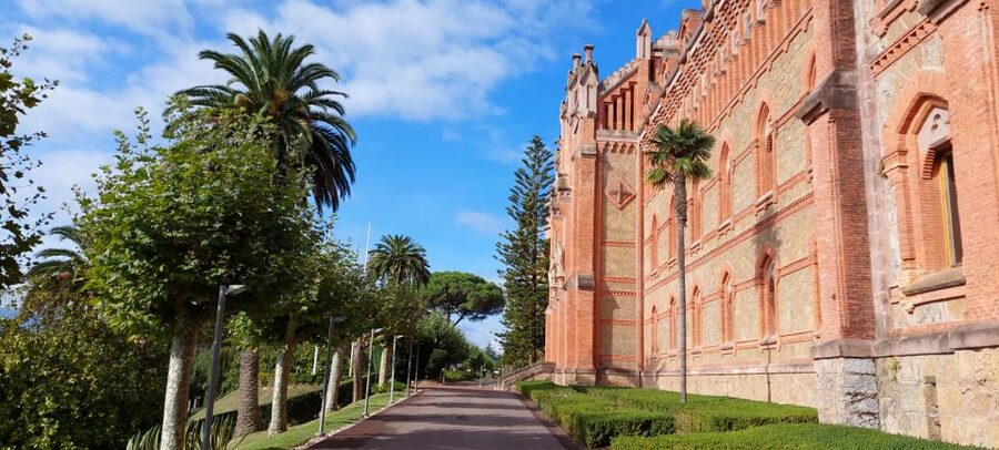 Santander: Comillas, Modernismo y Capricho de Gaudi - The guided walk through Comillas’ Modernist landmarks