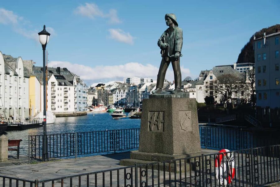 Small Group Tour in Ålesund: Art Nouveau, Sea Views & Insider Tips - Price and Value: What $61 Really Buys in Ålesund