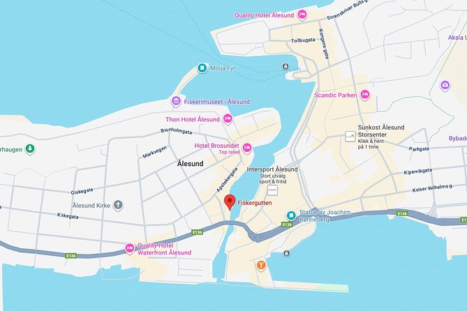Small-Group Walk in Ålesund: Art Nouveau & Insider Tips - Stop 1: Alesund Square for Art Nouveau context and harbor views