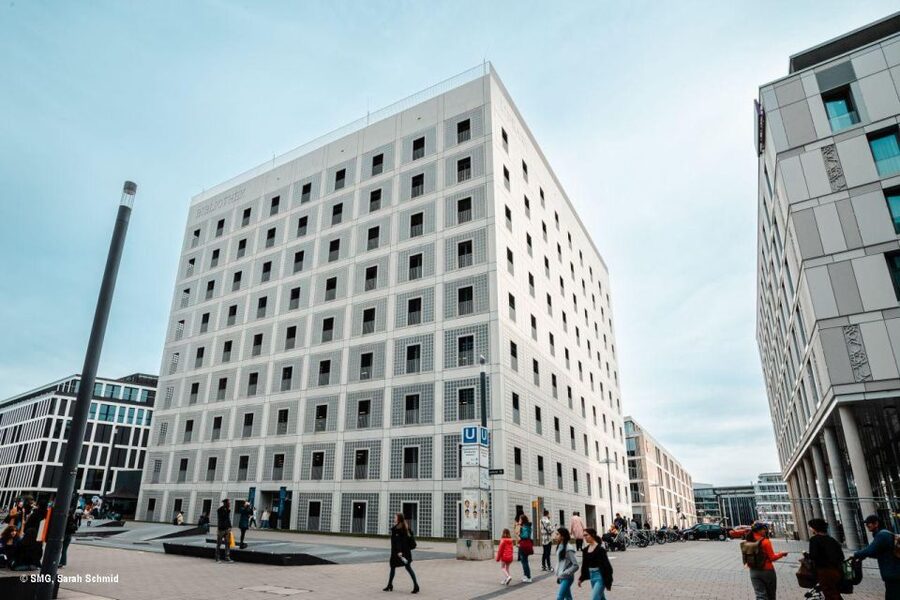 Stuttgart city library - an architectural tour - Practical comfort: luggage rules and the kid limit