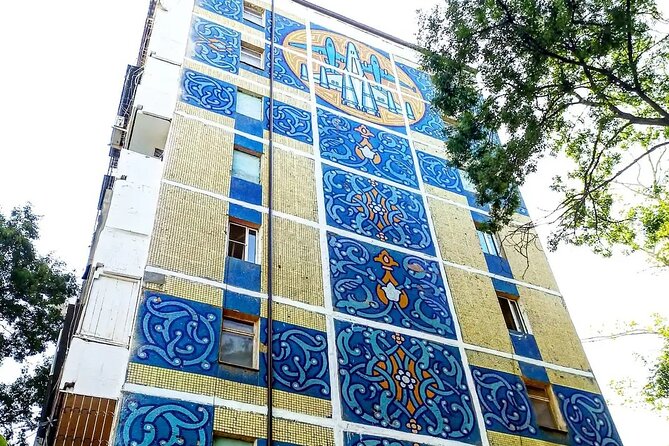 Tashkent Soviet Architecture (Modernism) and Subway station tour. - Start at Hotel Uzbekistan: Amir Temur Square’s Big Statements