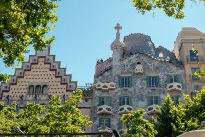 Treasures of Barcelona: Private Gaudi Walking Tour - Starting on La Rambla: A Simple Meeting Point