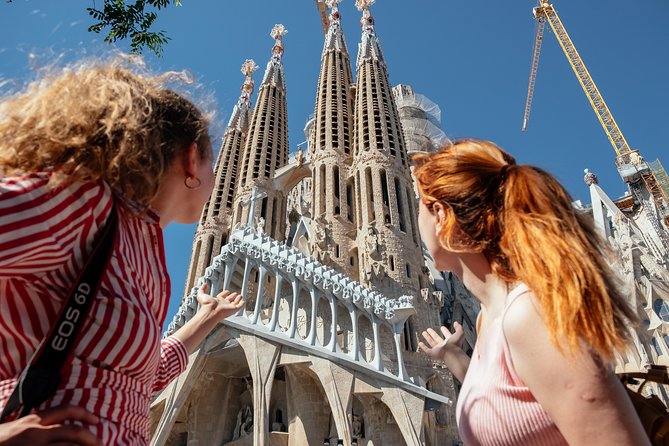 Treasures of Barcelona: Private Gaudi Walking Tour - Reaching the Sagrada Familia: Outside First, Tickets Optional
