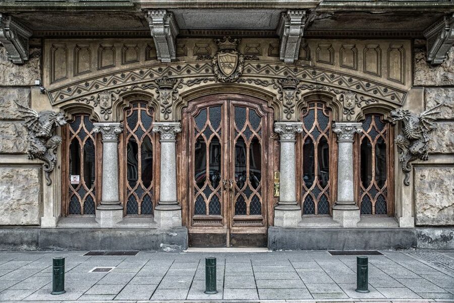 Turin: Art Nouveau Walking Tour with Coffee - Meeting at Principi dAcaja and getting your bearings