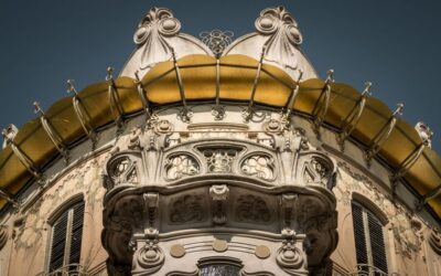 Turin: Art Nouveau Walking Tour with Coffee - House of Dragons: the neo-Gothic meets Art Nouveau lesson