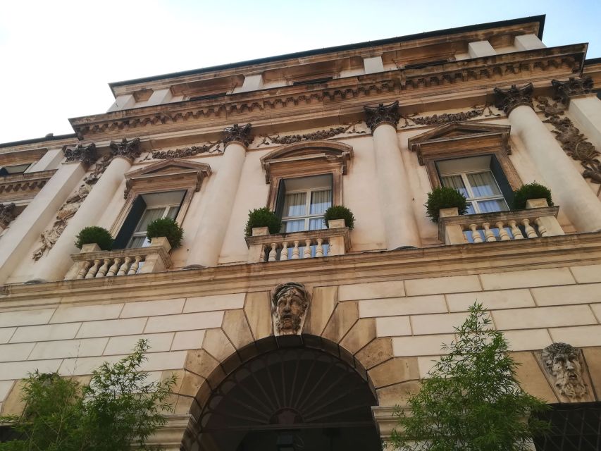 Vicenza: Palladian Architecture Private Walking Tour - Language Options and the Private Guide Advantage
