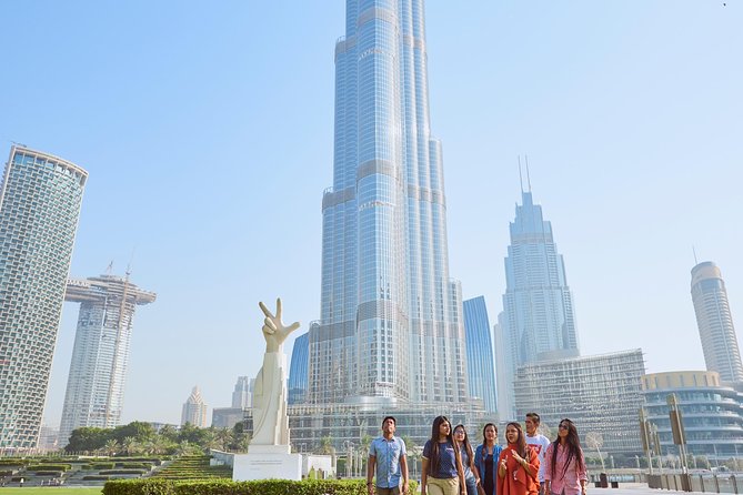Wings of Dubai: Downtown Dubai Art & Architecture Tour - The Dubai Mall stroll (plus Dubai Dino): a quick hit with real payoff
